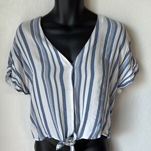 Vixbe Tie Front‎ Top